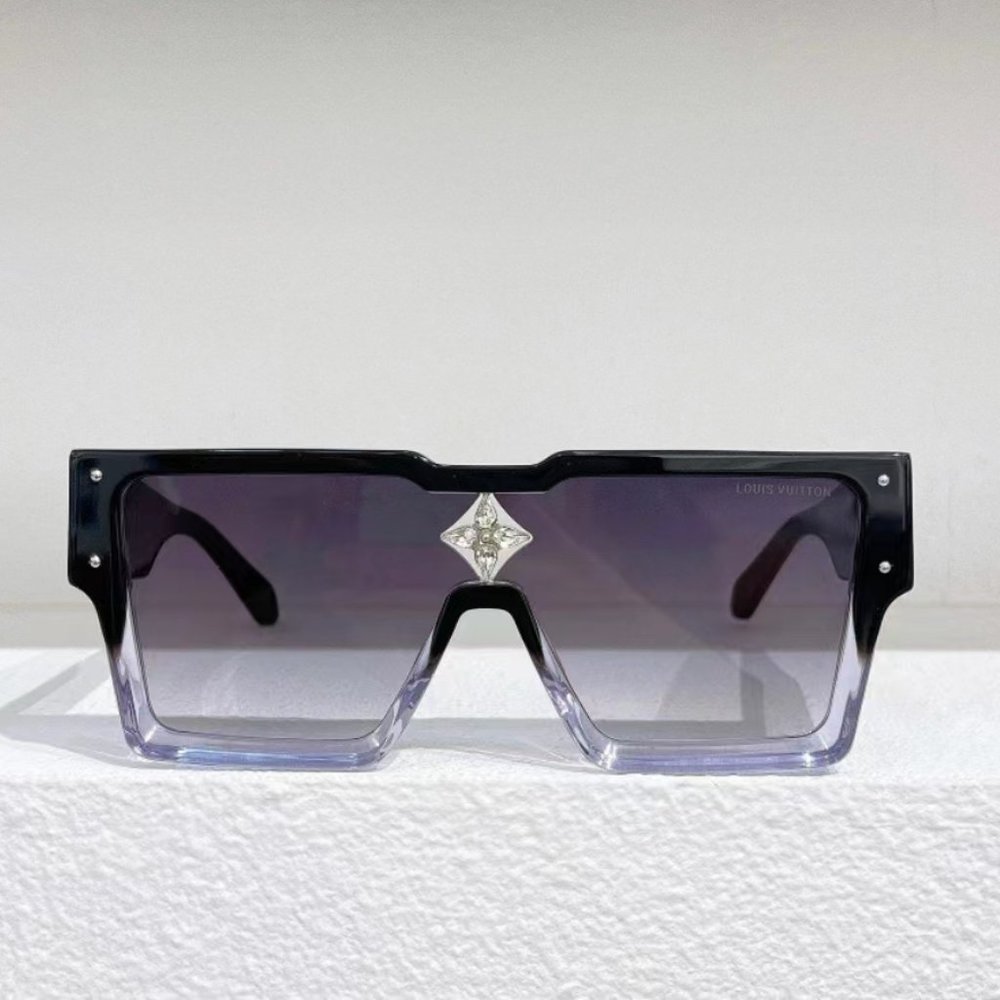 Celebrity Louis Vuitton Men's black and purple sunglasses